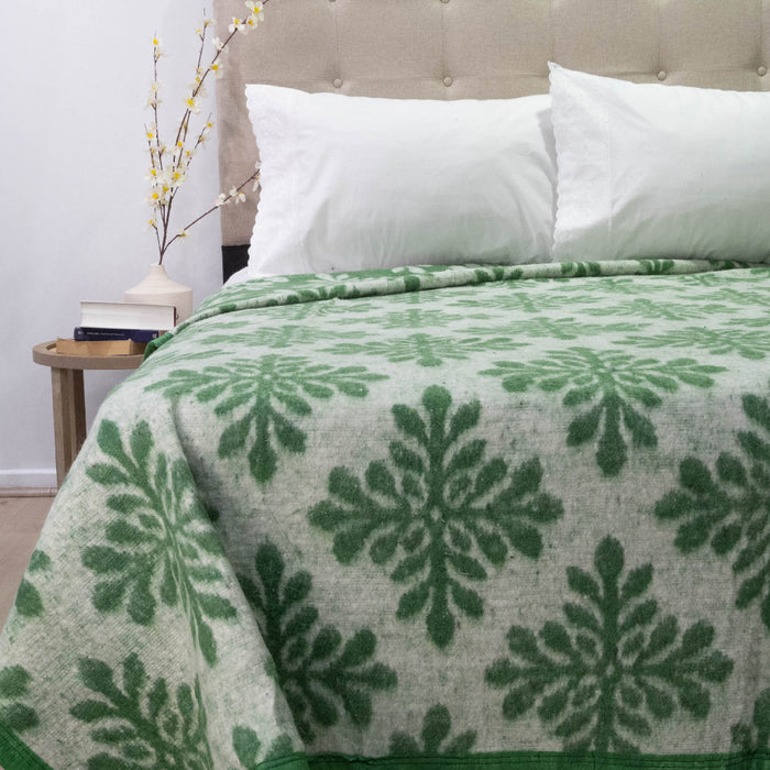 Frazadas  Campo Lindo Jacquard Golden Flores Diseños surtidos