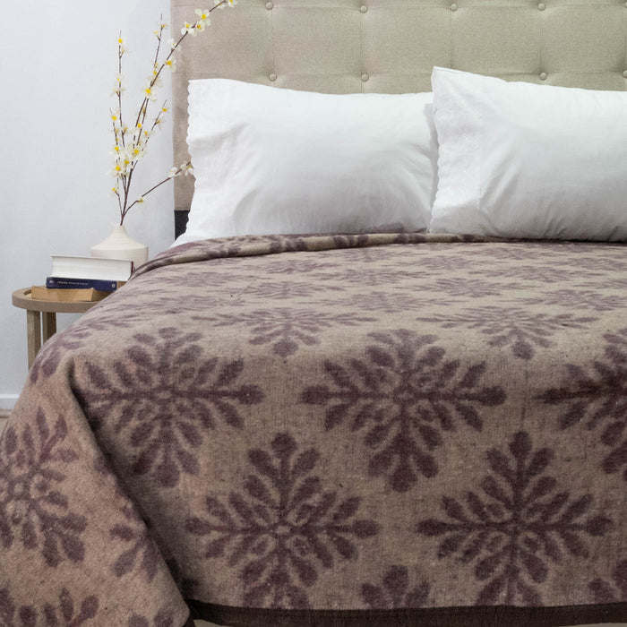 Frazadas  Campo Lindo Jacquard Golden Flores Diseños surtidos
