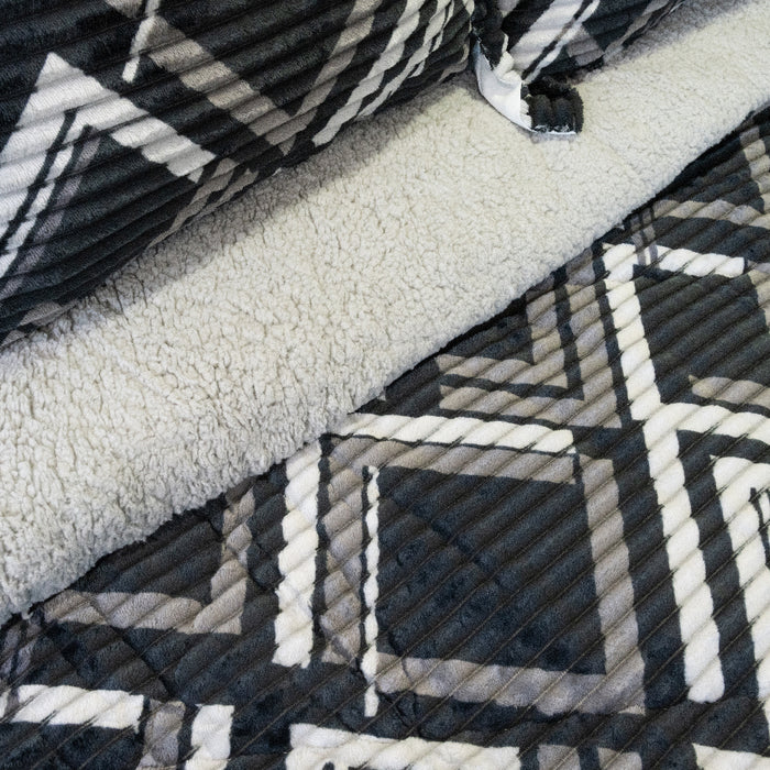 Cubrecama Cotelón Estampado Deluxe con Sherpa  - COMPRA MÍNIMA 6 UNIDADES 1.5 Y 5 UNIDADES 2.0 PLAZAS, 2.5 PLAZAS Y 3.0 PLAZAS