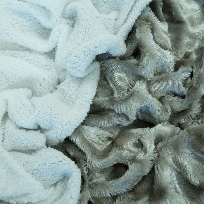 Frazadas Doral Plush Deluxe con Sherpa Colores surtidos