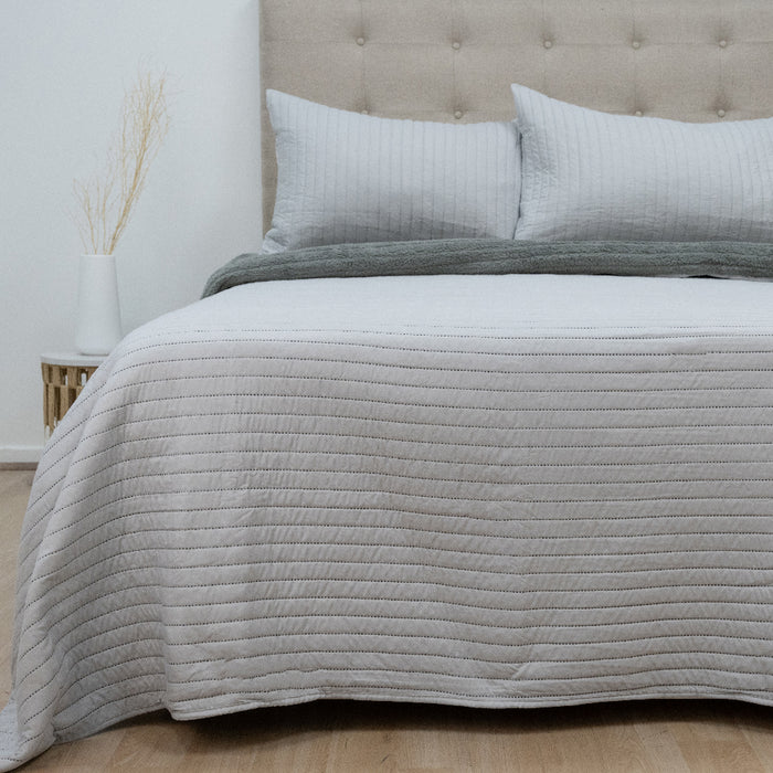 Quilt Hotpress Sena con Sherpa Colección Nebula